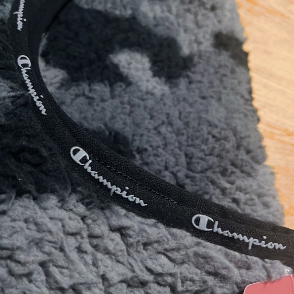 NWT Champion Camo Cozy High Pile Vest, Script Logo - Picture 8 of 8